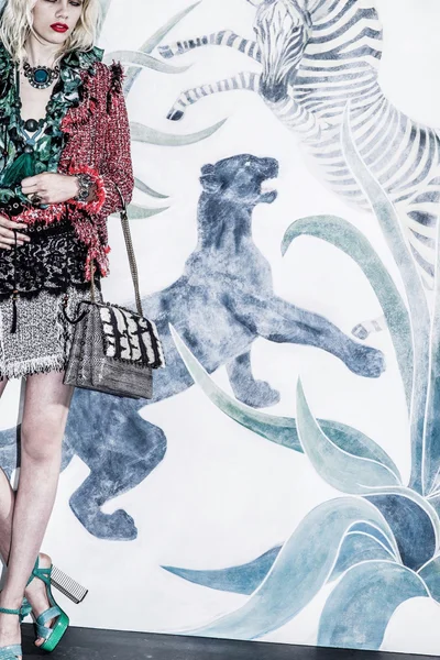 Look 29